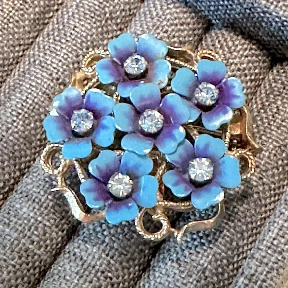 Vintage AVON Forget Me Not Floral Blue, Purple Rhinestone Gold Brooch & Pendant - Picture 3 of 9